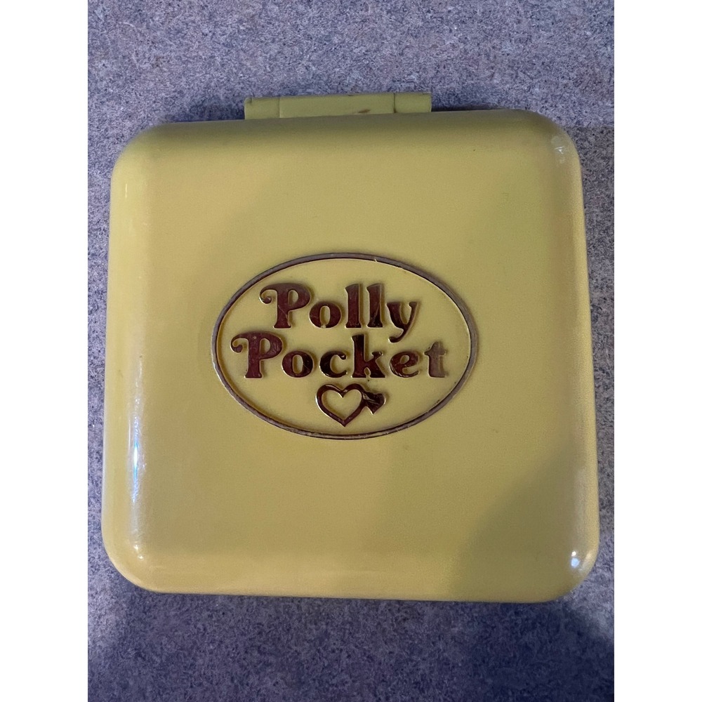 Vintage 1989 Bluebird Polly Pocket Nursery School Compact Yellow Square Toy